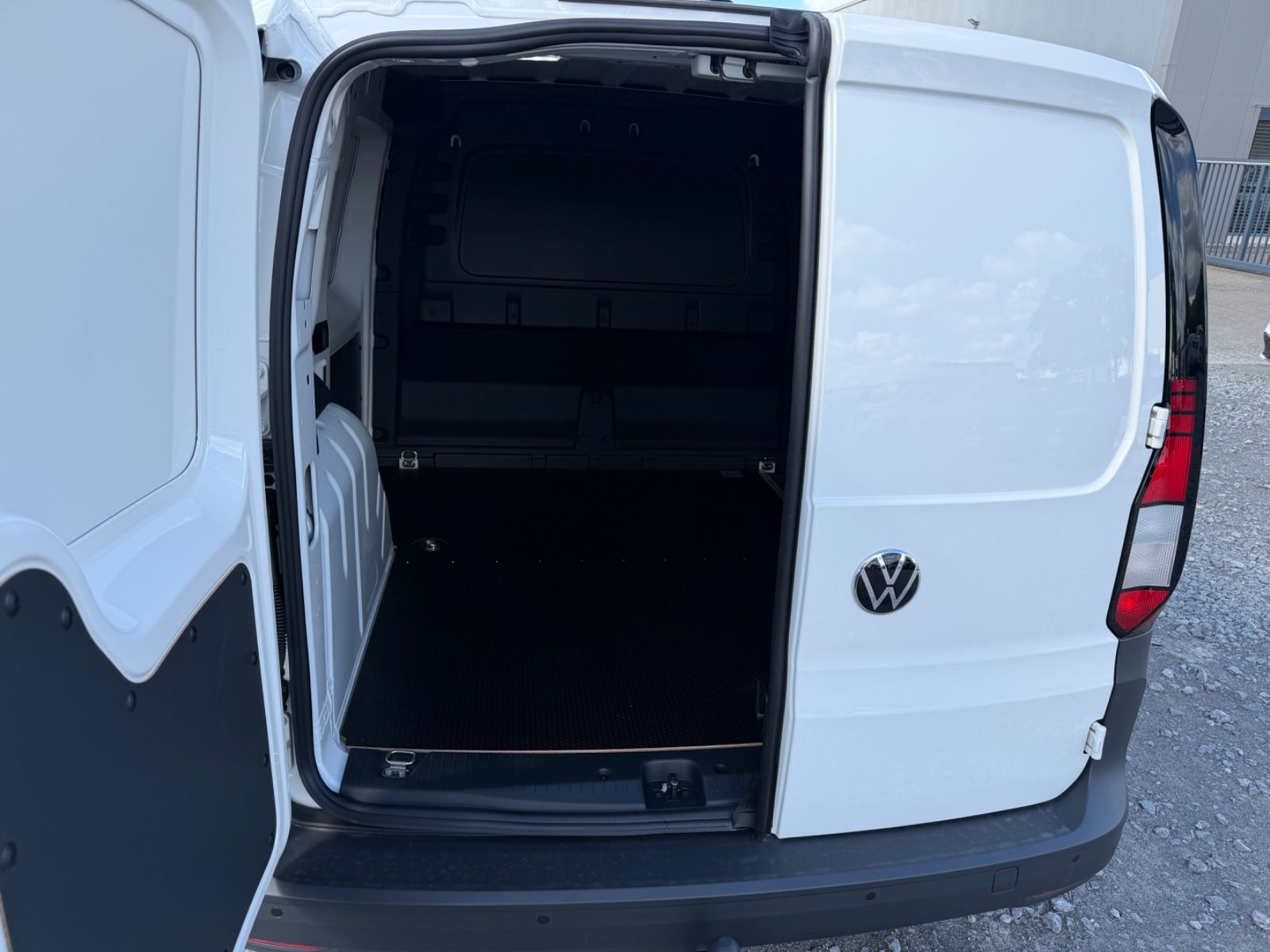 Fahrzeugabbildung Volkswagen Caddy Cargo TDI L1H1