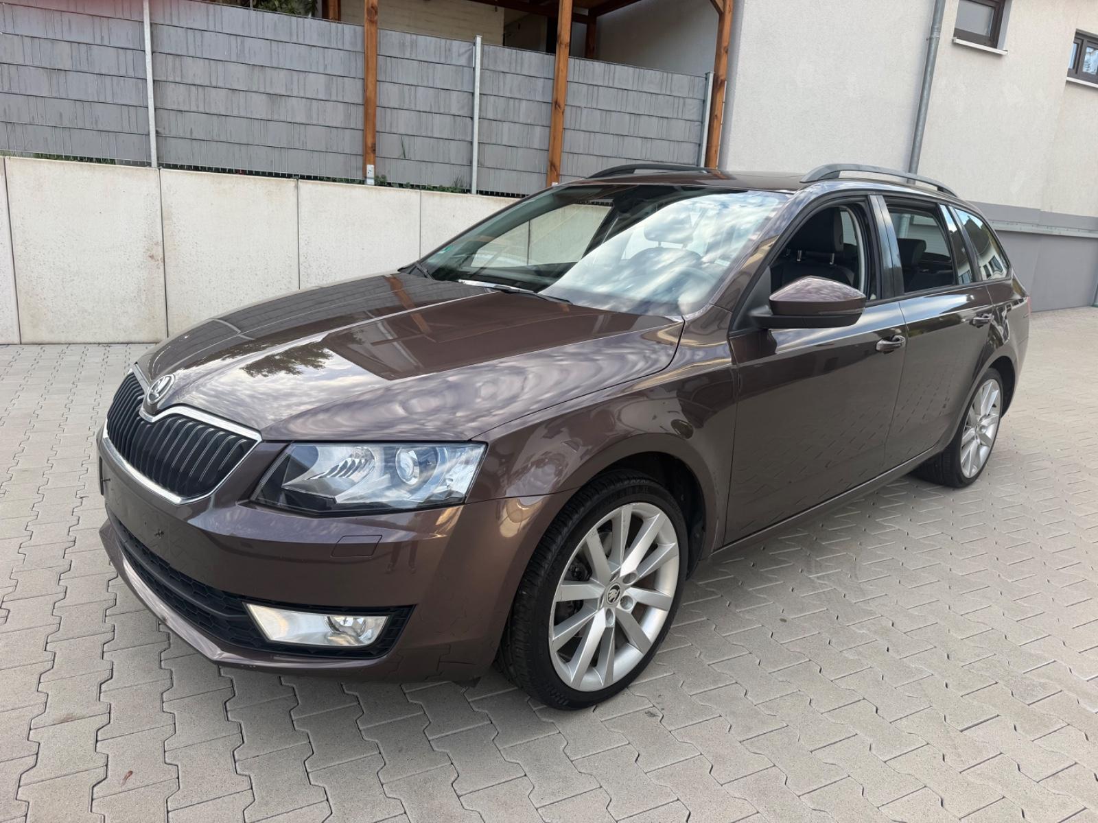 Skoda Octavia 2.0 TDI Elegance *TEIL-LEDER*NAVI*XENON*