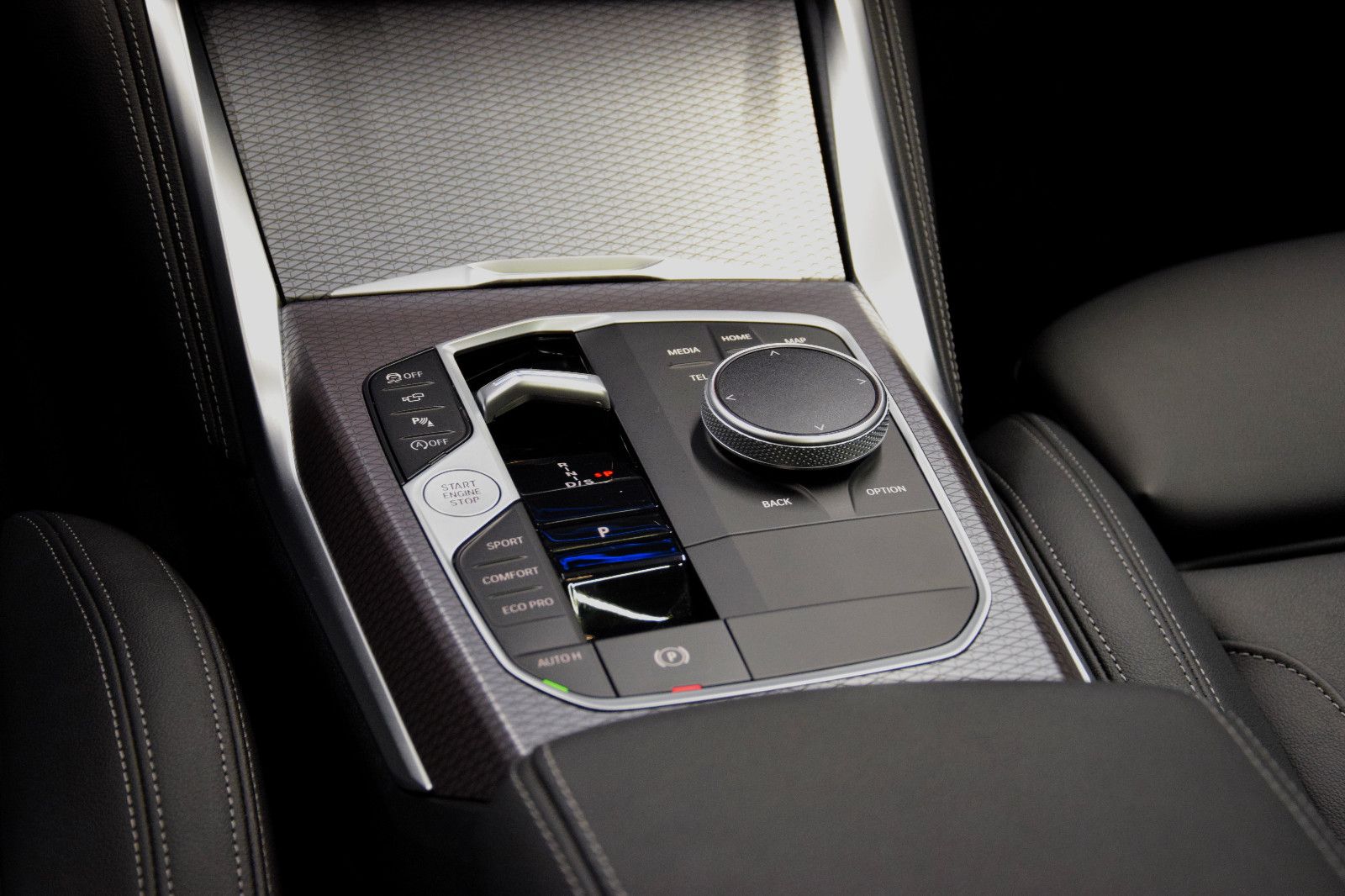 Fahrzeugabbildung BMW 420i Gran Coupe M Sportpaket GSHD HuD Facelift