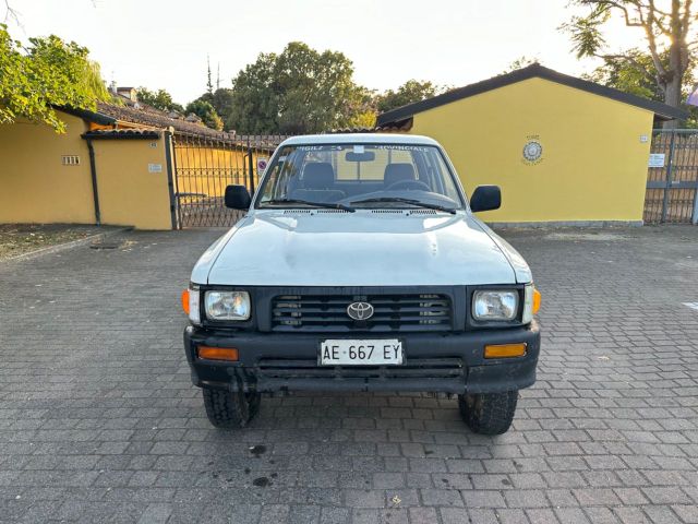 Toyota Hilux 2.4 diesel Furgone