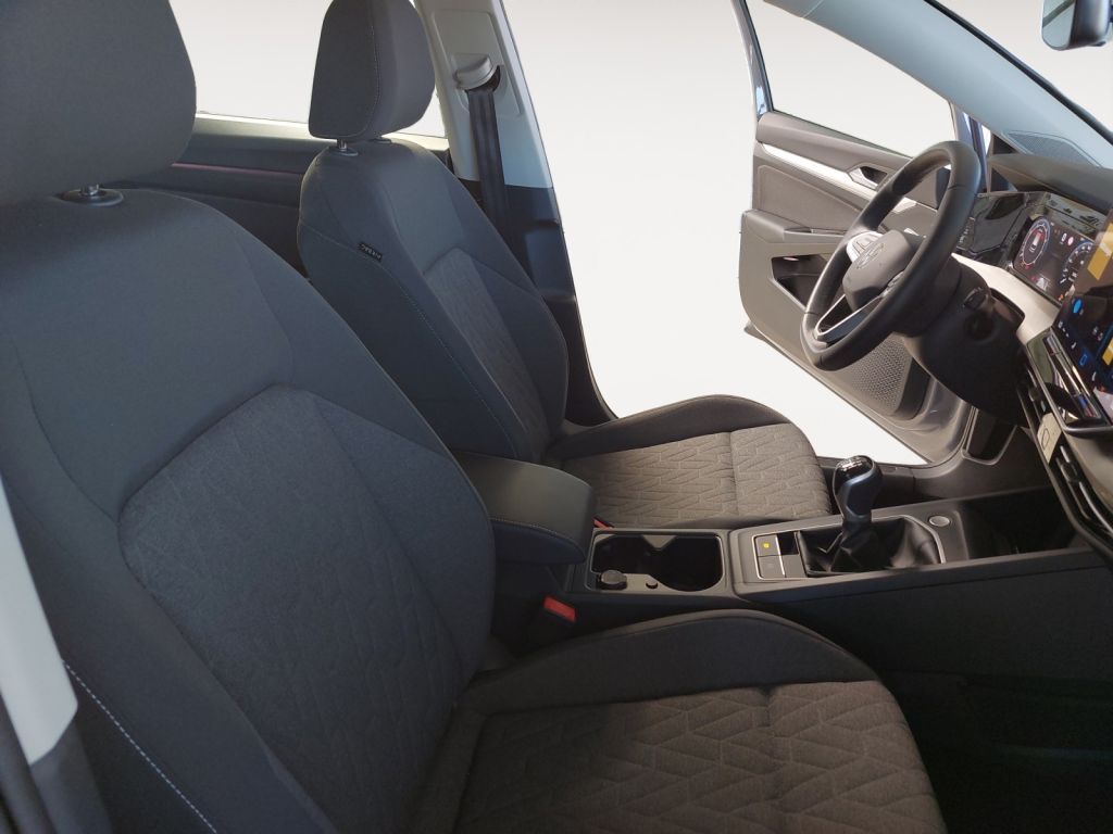 Fahrzeugabbildung Volkswagen Golf Variant 1.5 TSI Life AHZV LED