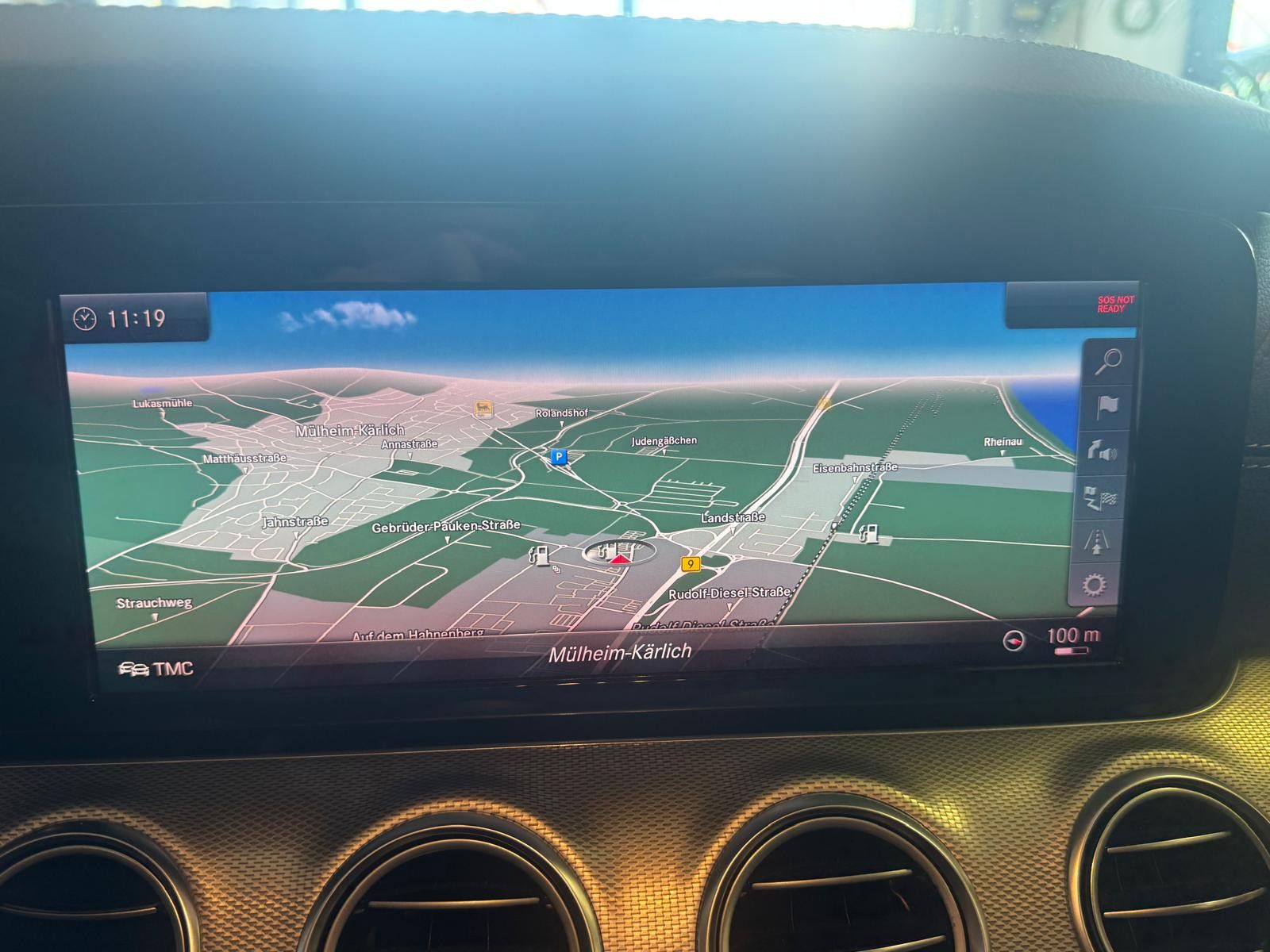 Fahrzeugabbildung Mercedes-Benz E 400 T-Modell 4Matic/LED/PANORAMA/AMG-LINE/NAVI