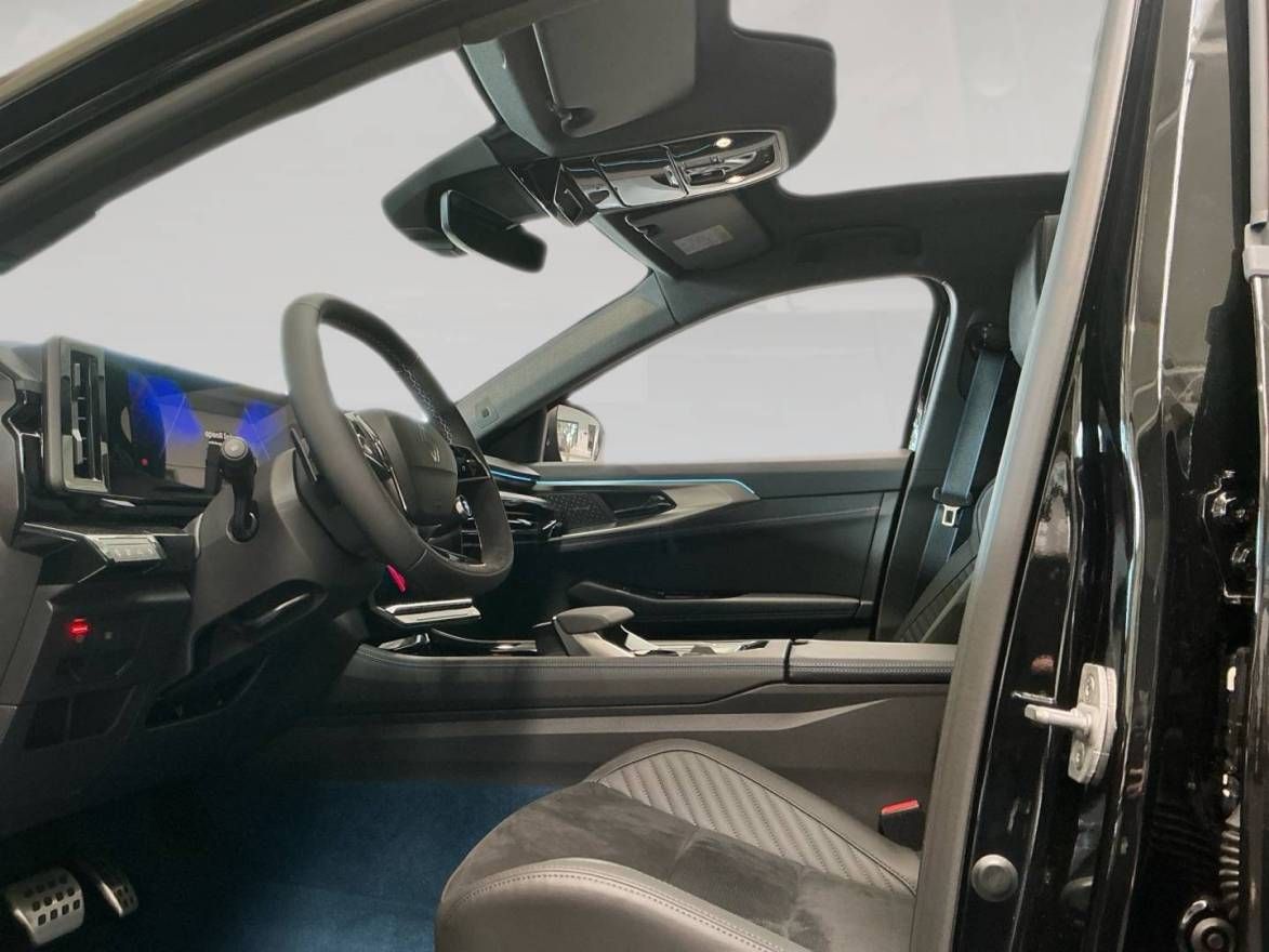 Fahrzeugabbildung Renault Rafale Atelier Alpine Hyper Hybrid E-Tech 4x4 30