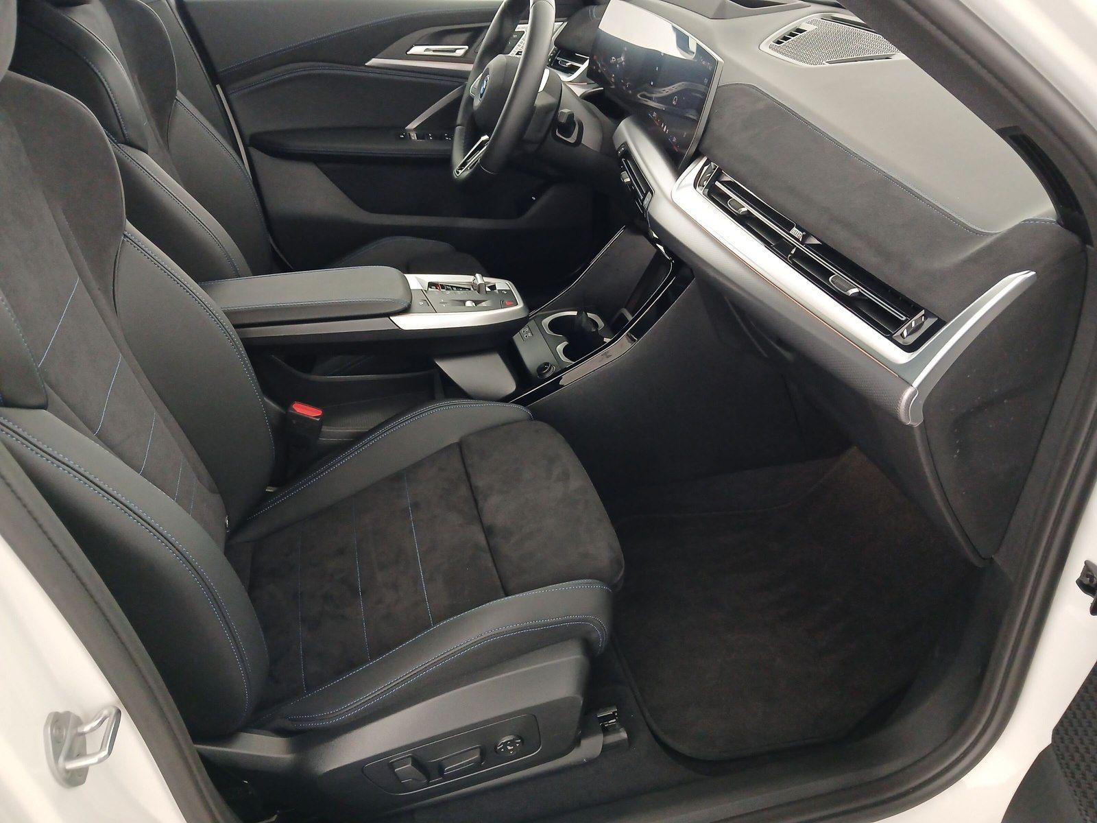 BMW iX2 - Bild 9