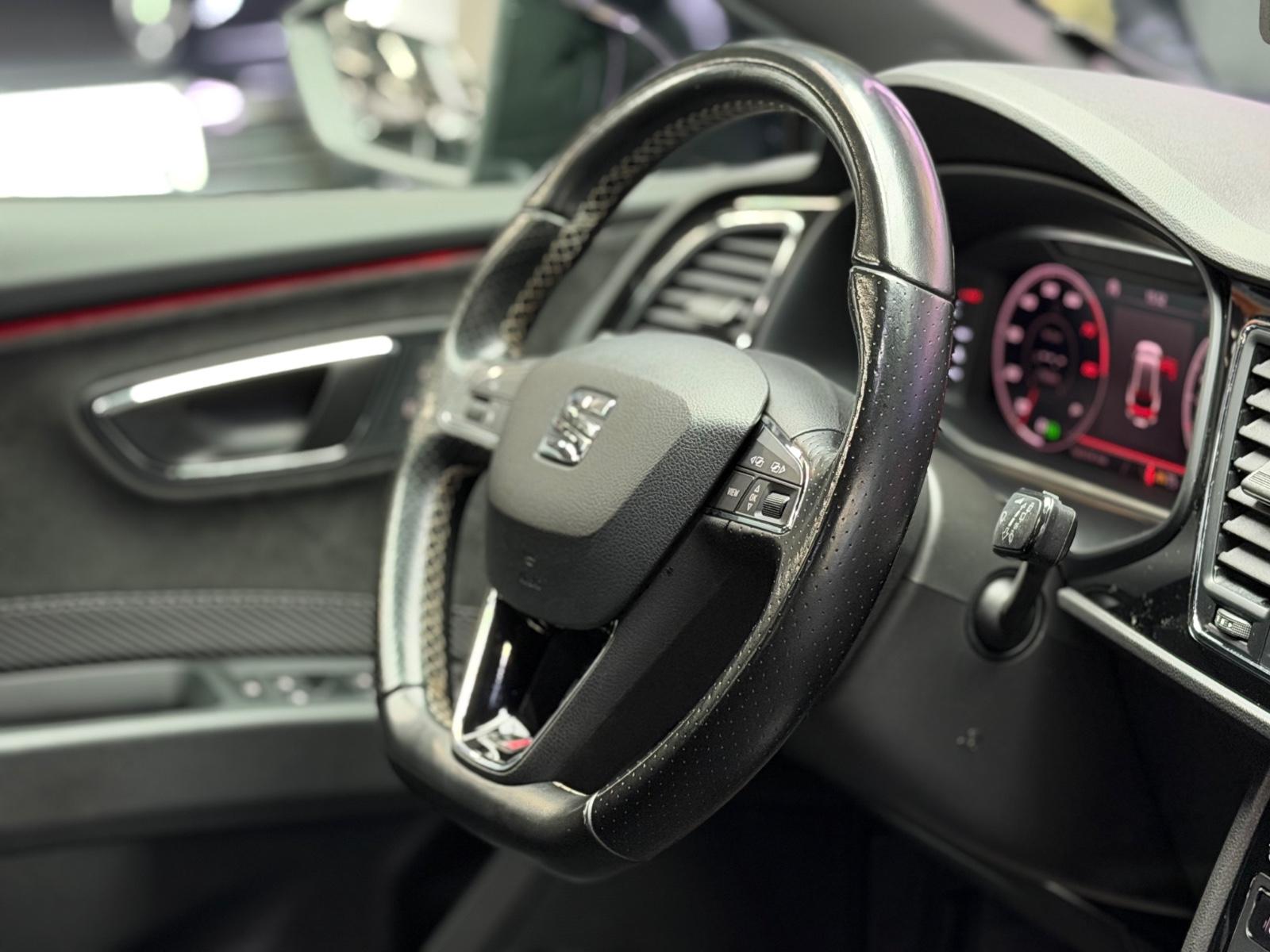 Seat Leon ST Cupra 300 4Drive/LED/ACC/Virt/CAM/BT