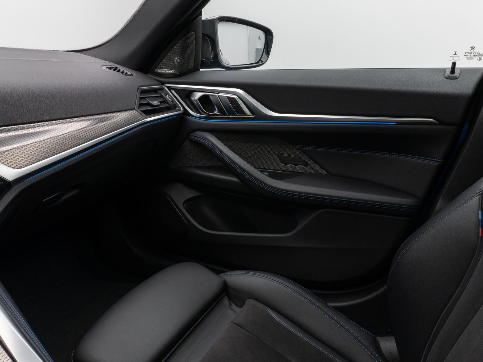 Fahrzeugabbildung BMW i4 M50 Gran Coupé Glasdach Laser 360°HUD DAB H/K