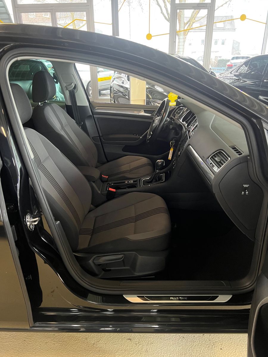 Fahrzeugabbildung Volkswagen Golf VII Lim. 2.0 TDI DSG Allstar *SCHECKHEFTG*