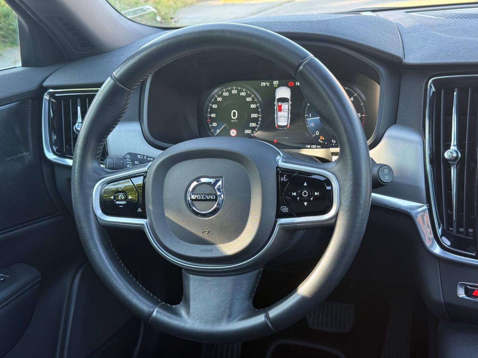 VOLVO V90 235 ch 4X4 BVA - HAYON ÉLECTRIQUE - PACK SPORT - TOIT OUVRANT