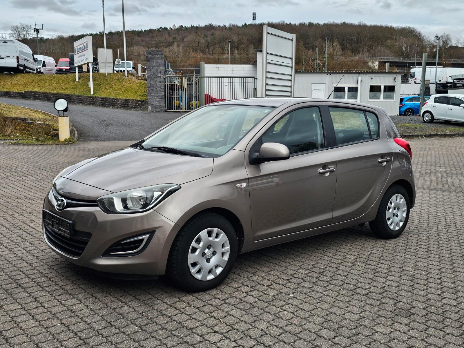 Hyundai i20 Trend ** TÜV/ AU & INSPEKTION NEU **