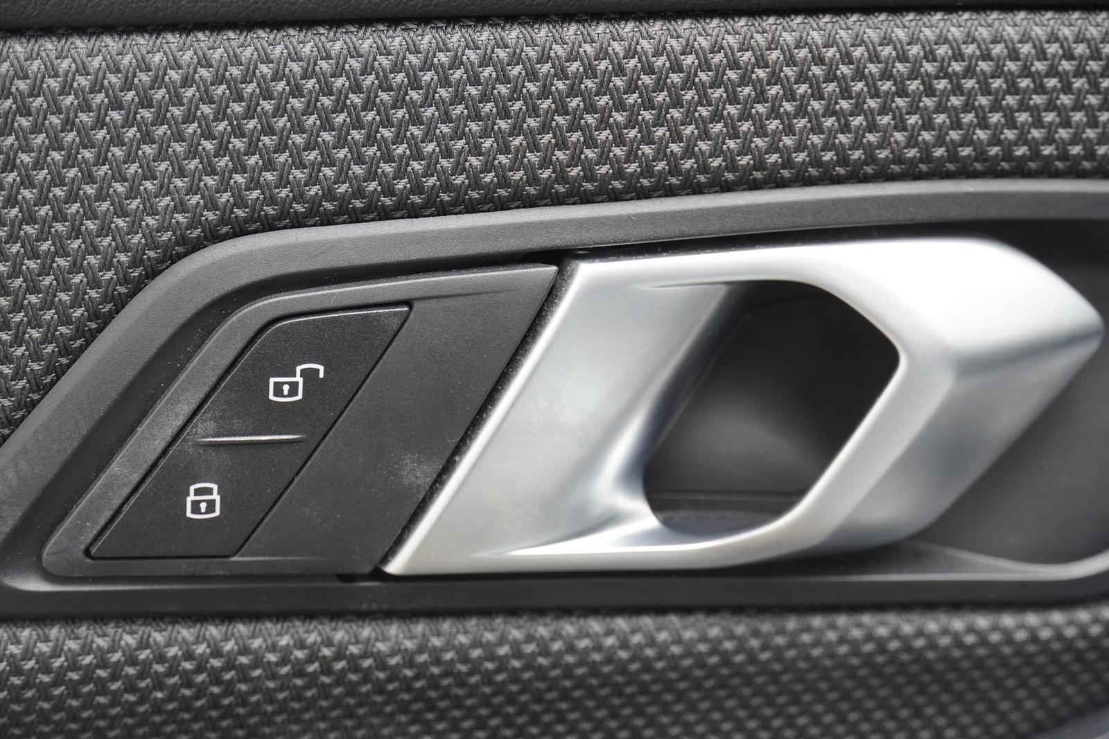 BMW 3 Series d xDrive Advantage LED Navi Tempomat SHZ PDC, миниатюра 14
