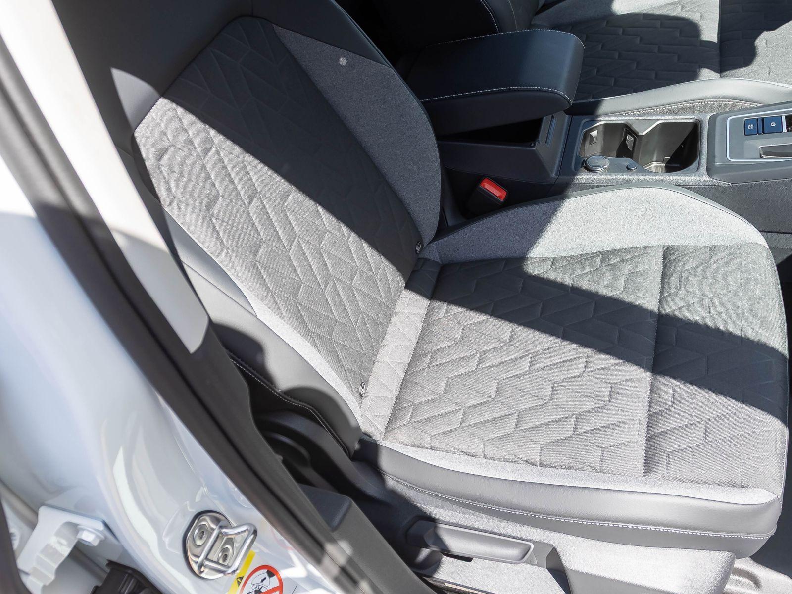 Volkswagen Golf VIII Goal 1.5 eTSI DSG Navi LED ACC EPH AHK, миниатюра 22