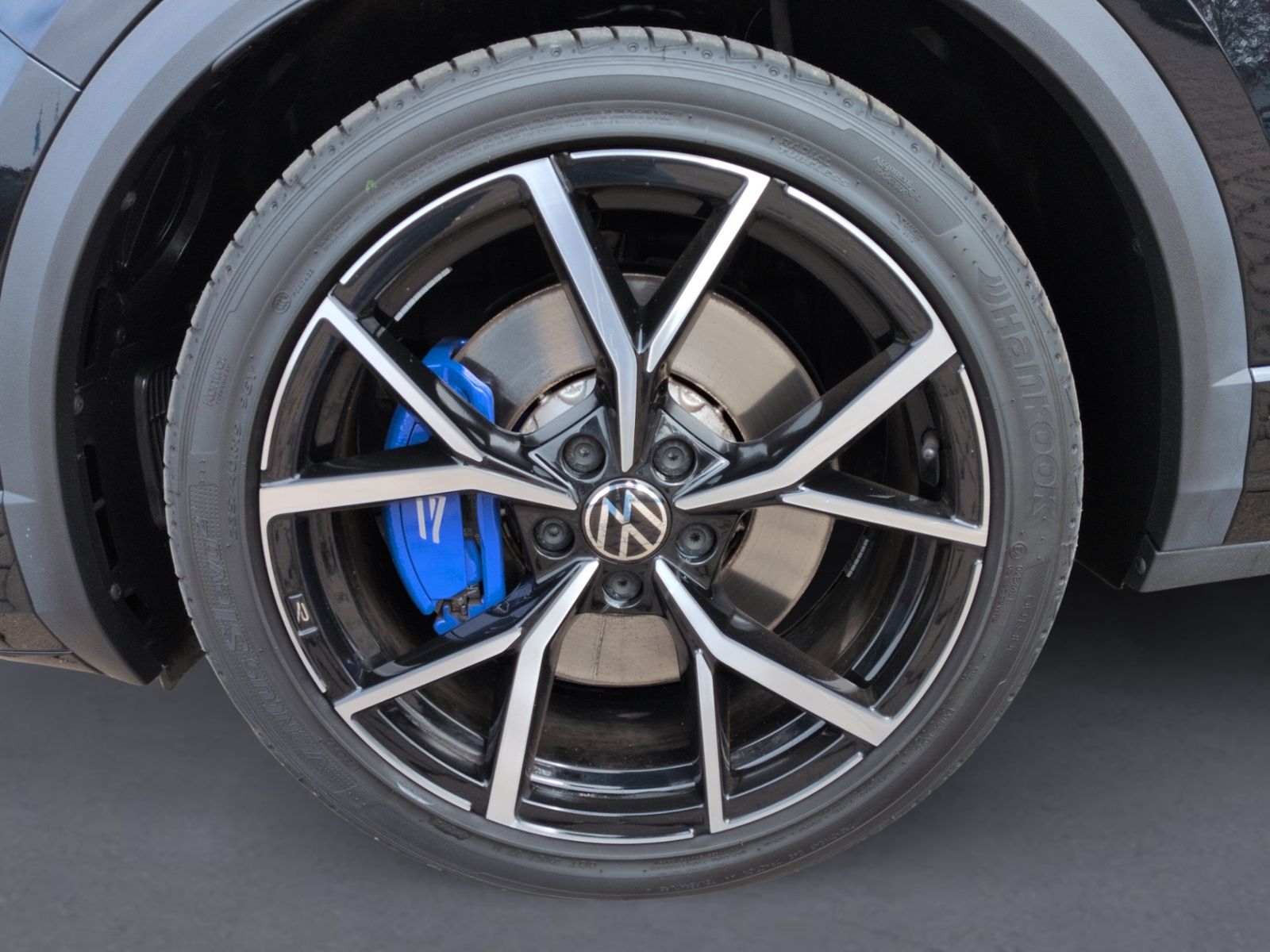 T-Roc R DSG AKRAPOVIC+AHK+PANO+KAMERA+MATRIX