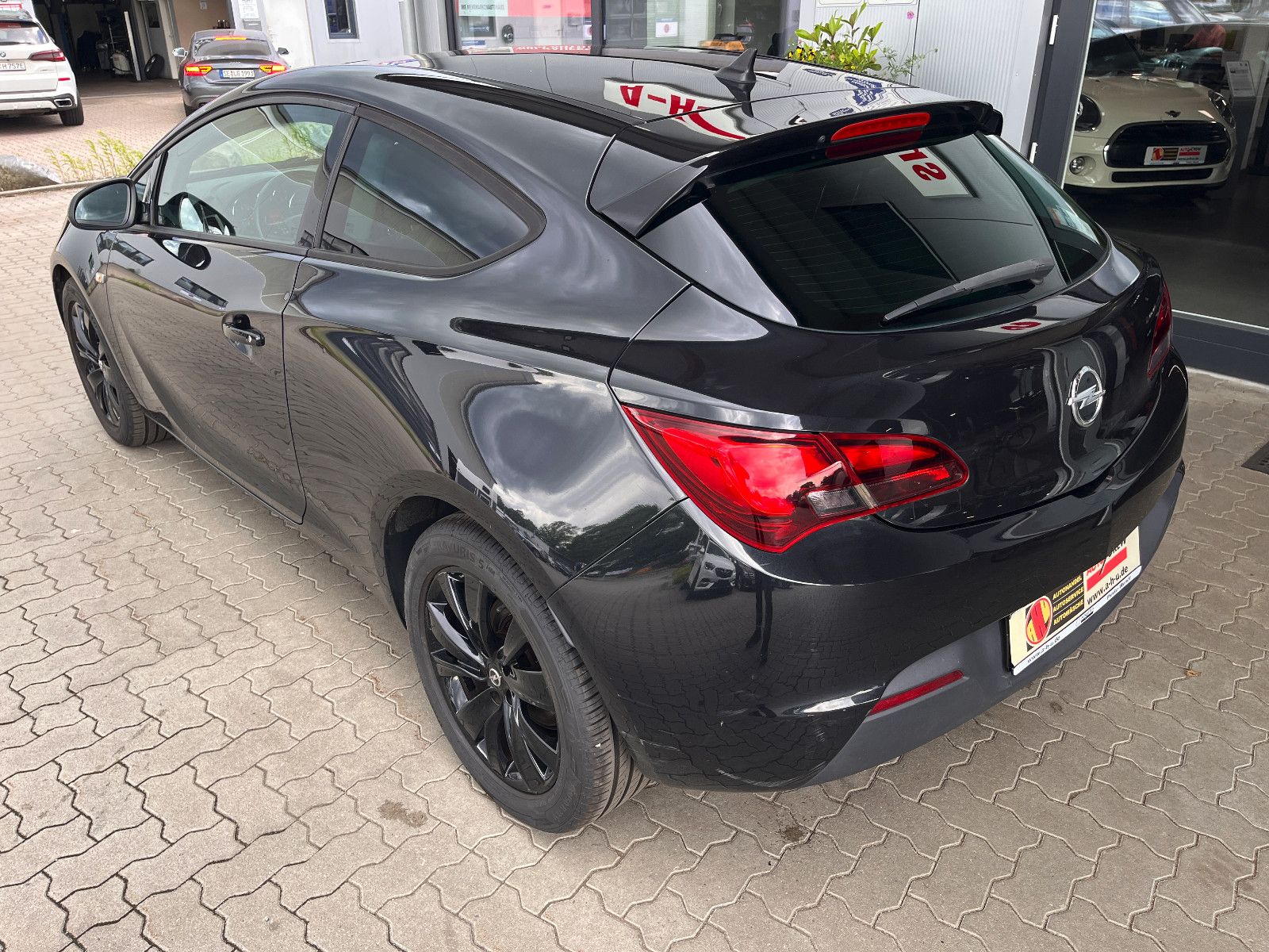 Fahrzeugabbildung Opel Astra J GTC Active 1.4 Turbo 88KW