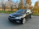 Skoda Octavia RS*Vollleder,Xenon,EL.Schiebedach,Navi* - Skoda Octavia aus 2010: RS