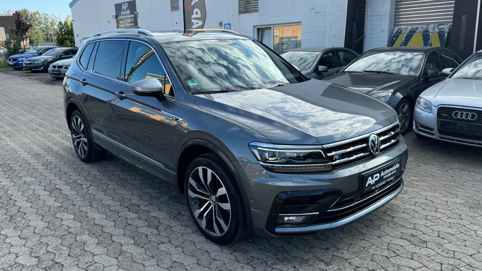 Volkswagen Tiguan Allspace Highline  R-Line 4Motion Automat imagem 3