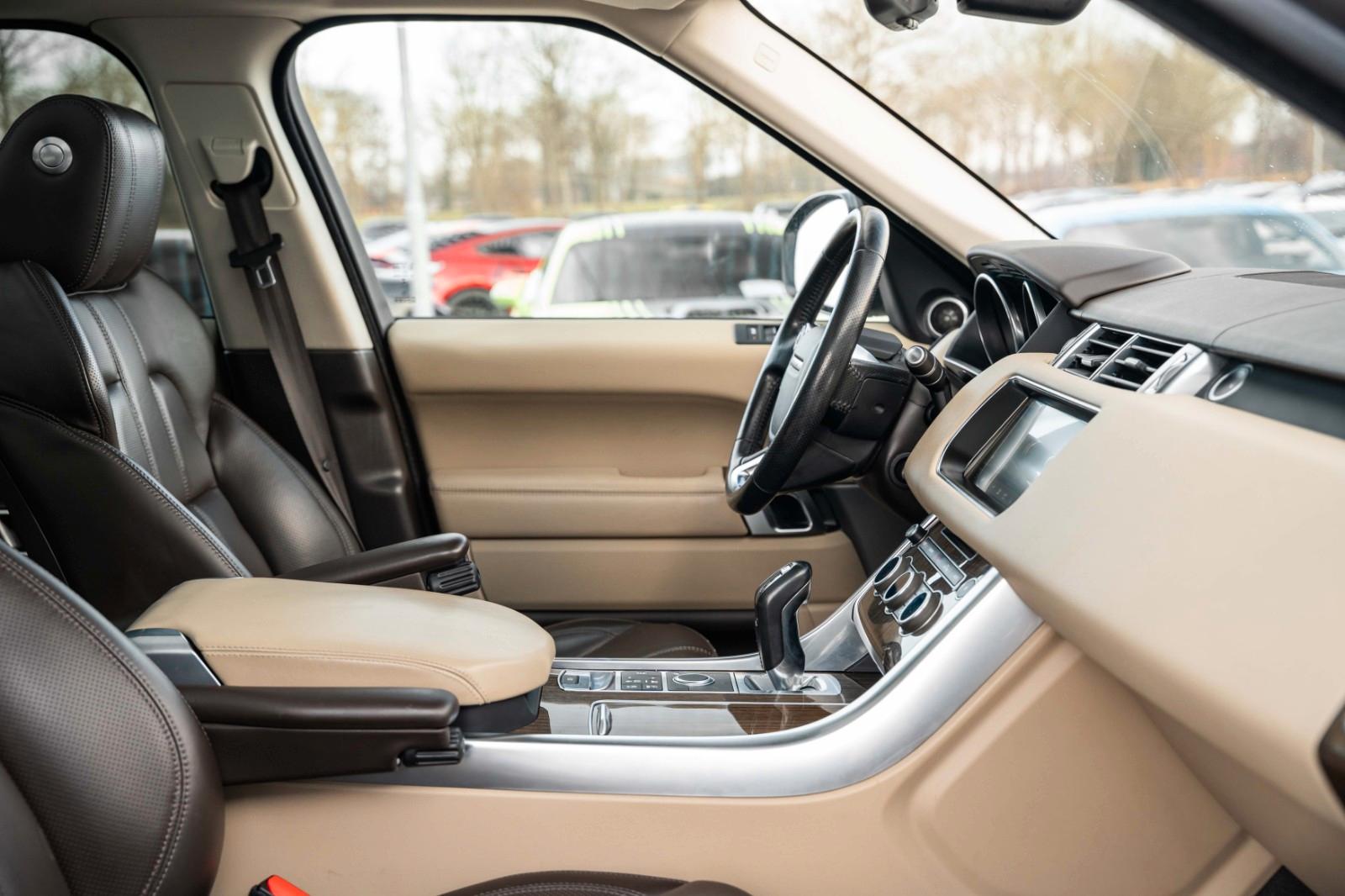 Land Rover Range Rover Sport 3.0 TDV6 HSE
