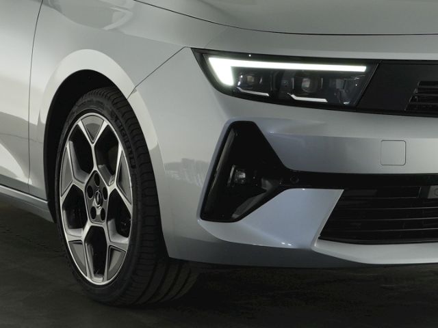Astra L ST ULTIMATE AT+NAVI+360 GRAD KAMERA+SCHI