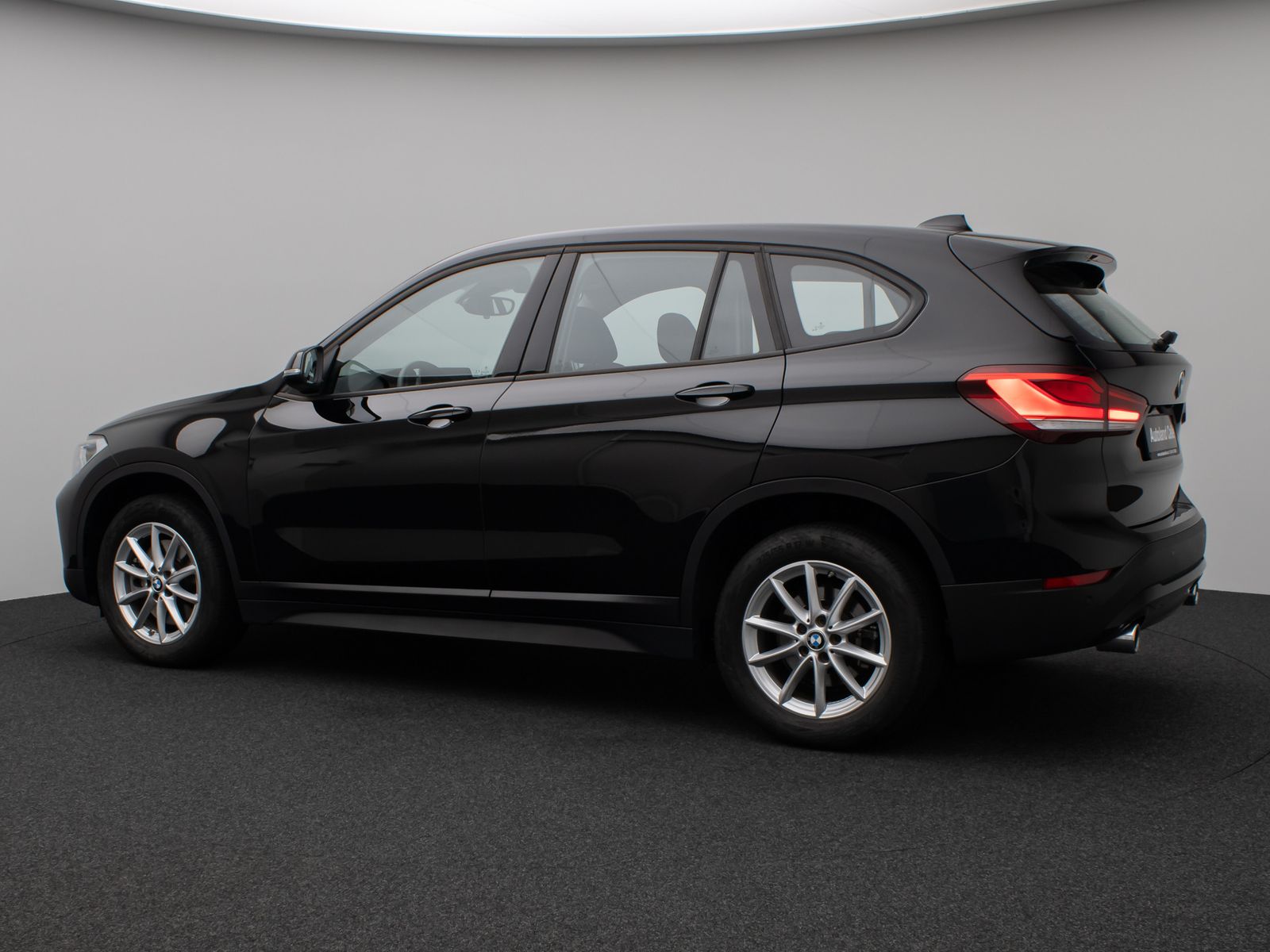 Fahrzeugabbildung BMW X1 sD20i Kamera HUD DAB Alarm Geschwindigkeitsre