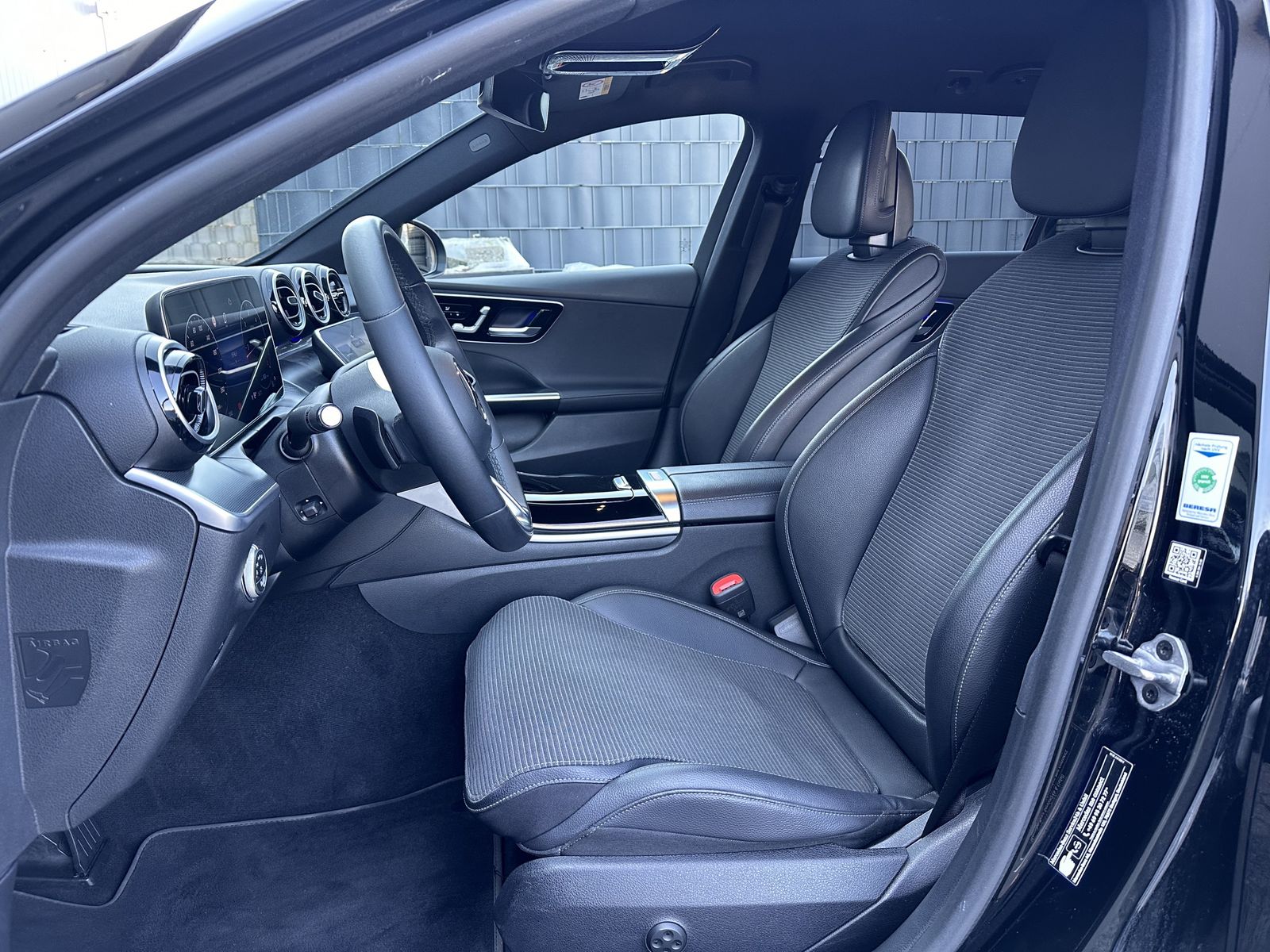 Fahrzeugabbildung Mercedes-Benz C 220d T Avantgarde NAV+LED+KAM+VCOCKPIT+CARPLAY