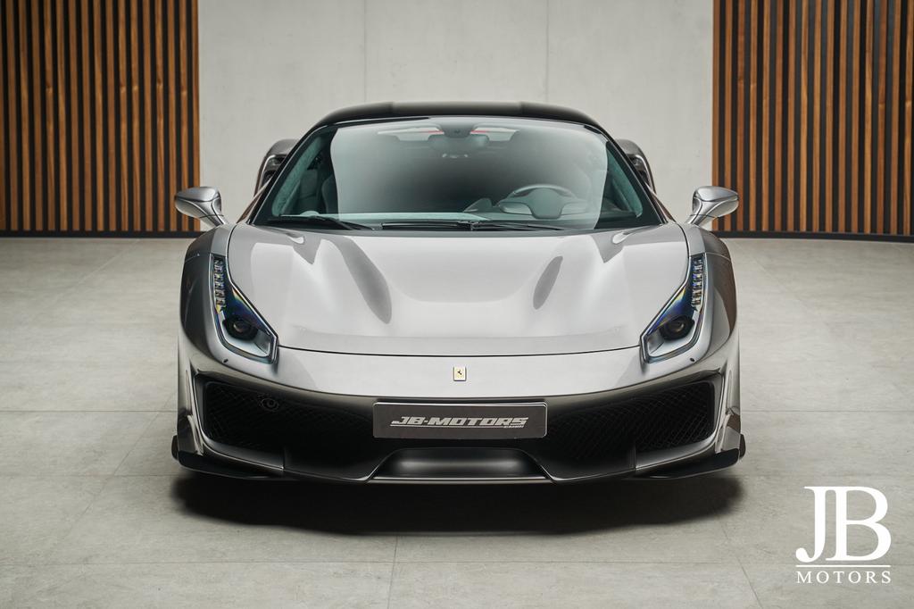 Ferrari 488 Pista