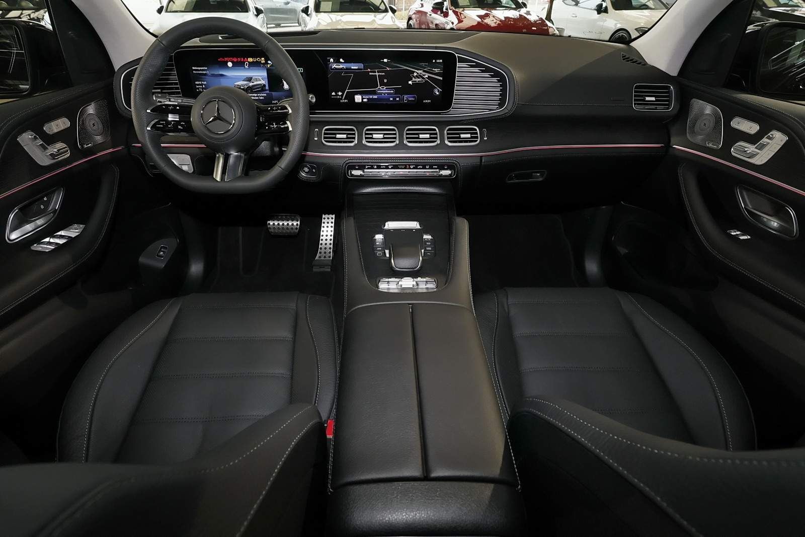 Mercedes-Benz GLE 580 4M AMG V8 Multikontursit Distro AHK Pano foto 5