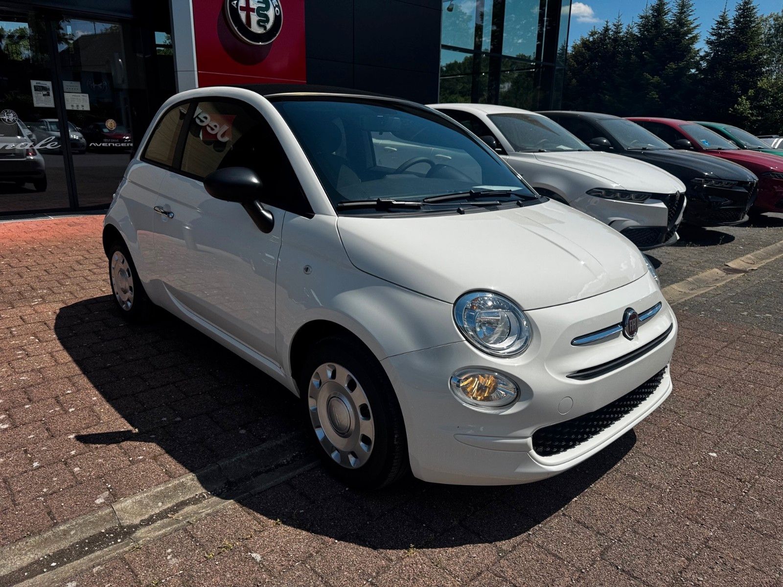 Fahrzeugabbildung Fiat 500C Carplay Tempomat Klima Tageszulassung