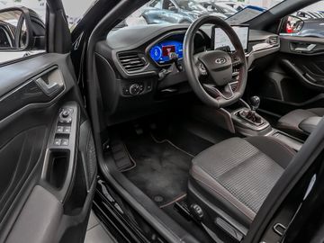 Ford Focus Turnier 1.0 ST-Line X Fahrerassistenzpaket