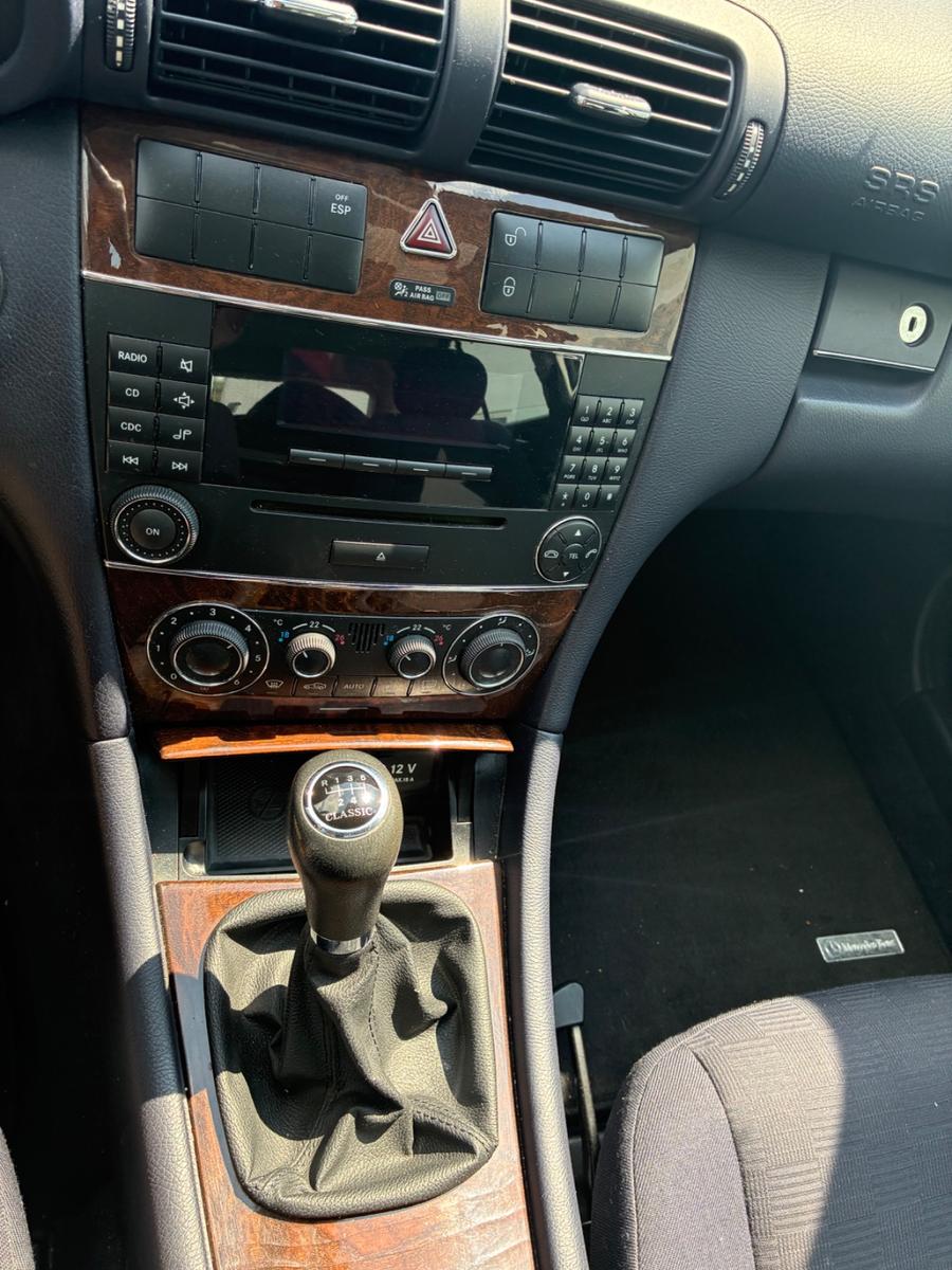 Mercedes-Benz C180 2005 — photo 11