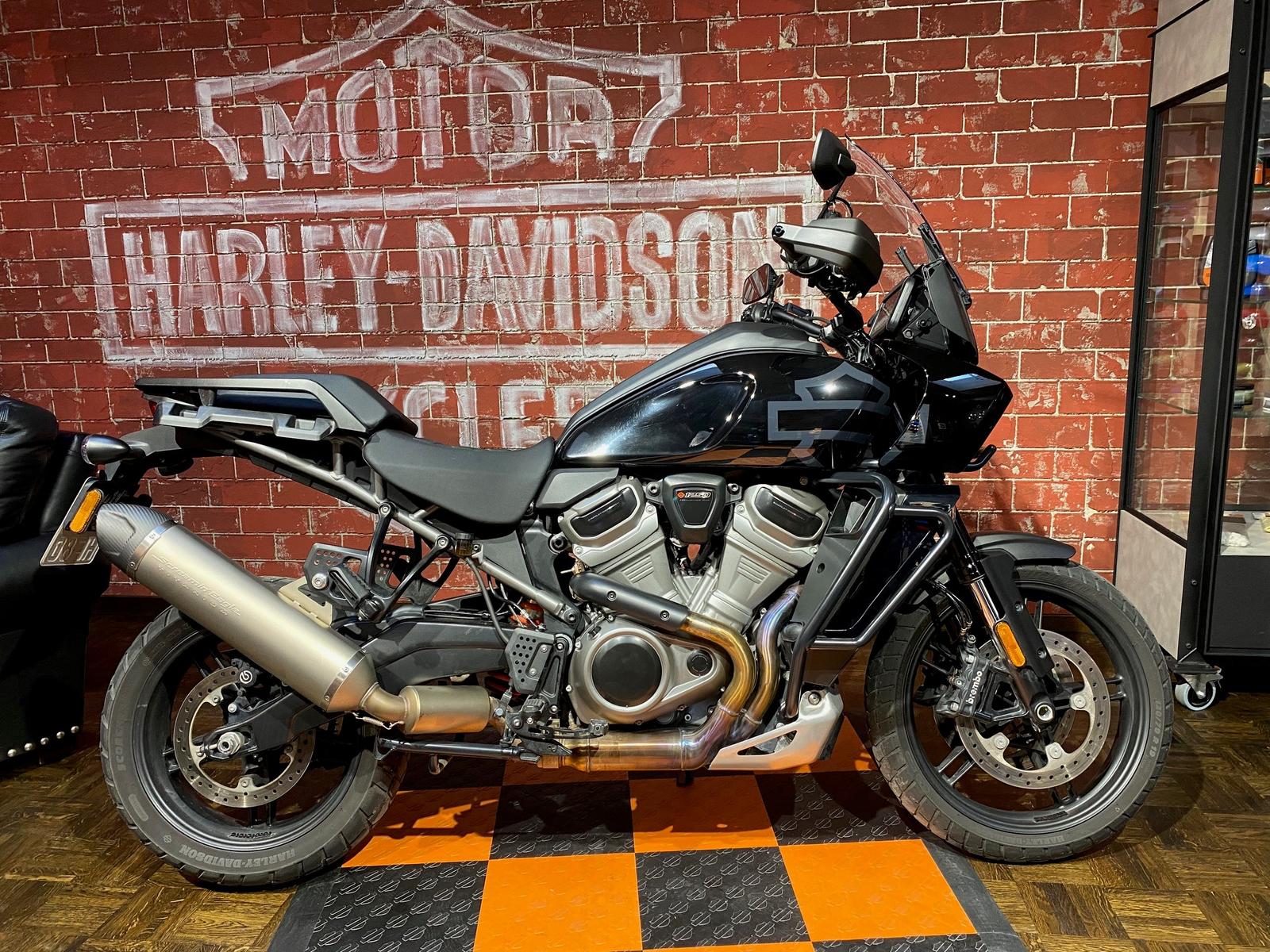 Harley-Davidson RA1250S Pan America Special + ARH & SE Auspuff