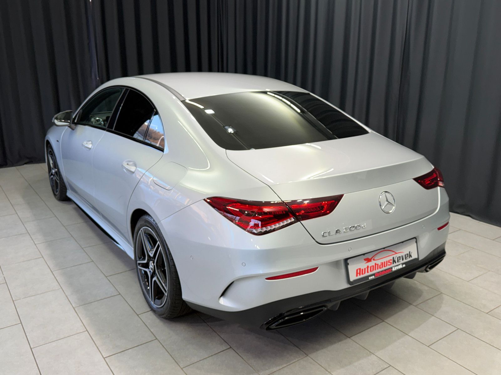 Fahrzeugabbildung Mercedes-Benz CLA 200 d|AMG-LINE|KAMER|BURMESTER|