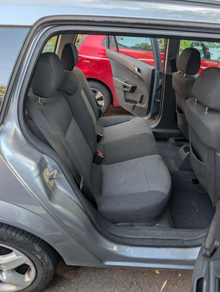 Opel Astra 2006 — photo 8