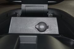 Fahrzeugabbildung Ford Transit Connect TREND KLIMA CAM PDC ACC Regale