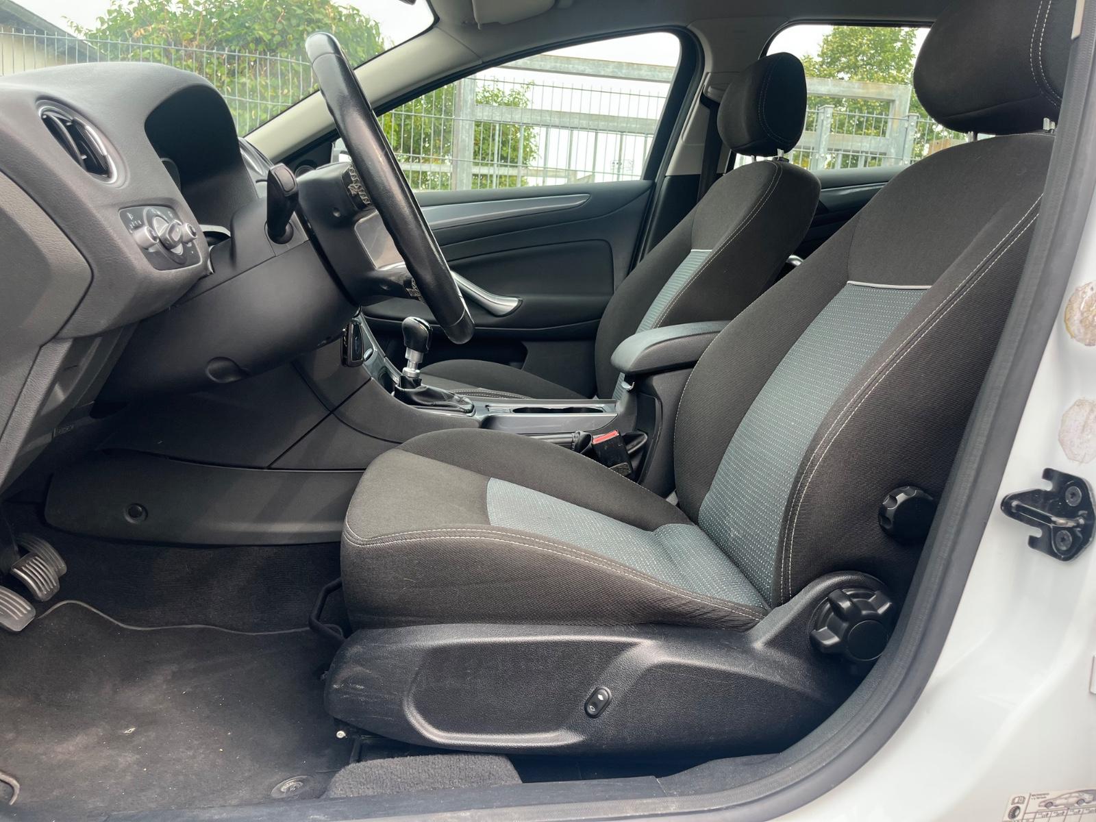 Ford Mondeo 2012 — photo 10