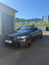 BMW 335i Cabrio - - graue BMW 335