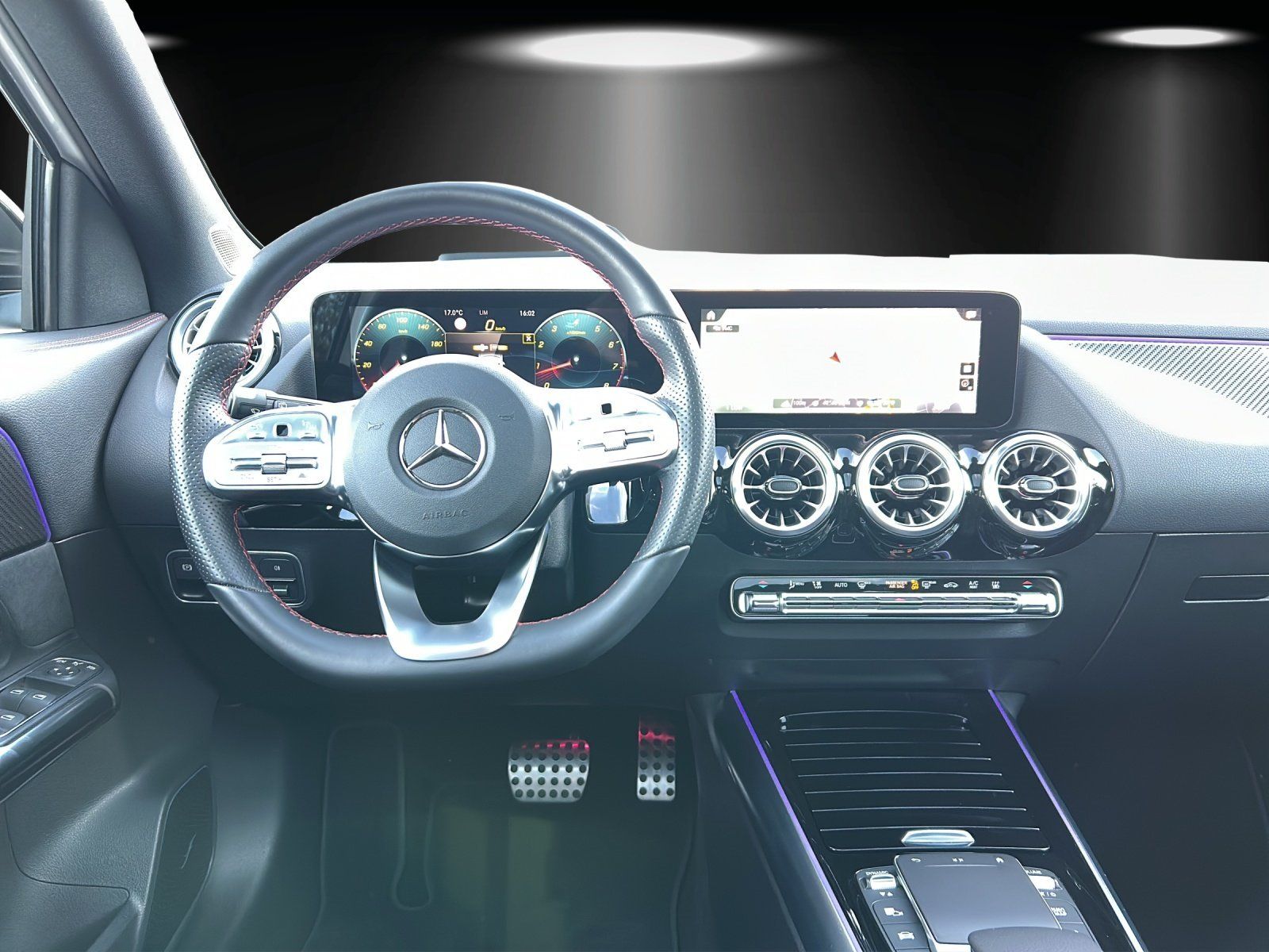 Fahrzeugabbildung Mercedes-Benz GLA250 4M AMG Pano DISTRO Standhz AHK Burme MLED