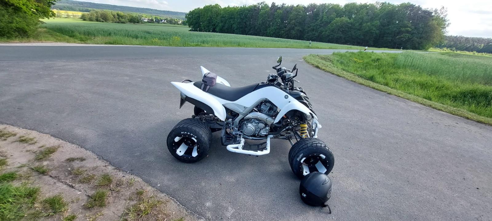 Yamaha Raptor 2011 — вигляд ззаду