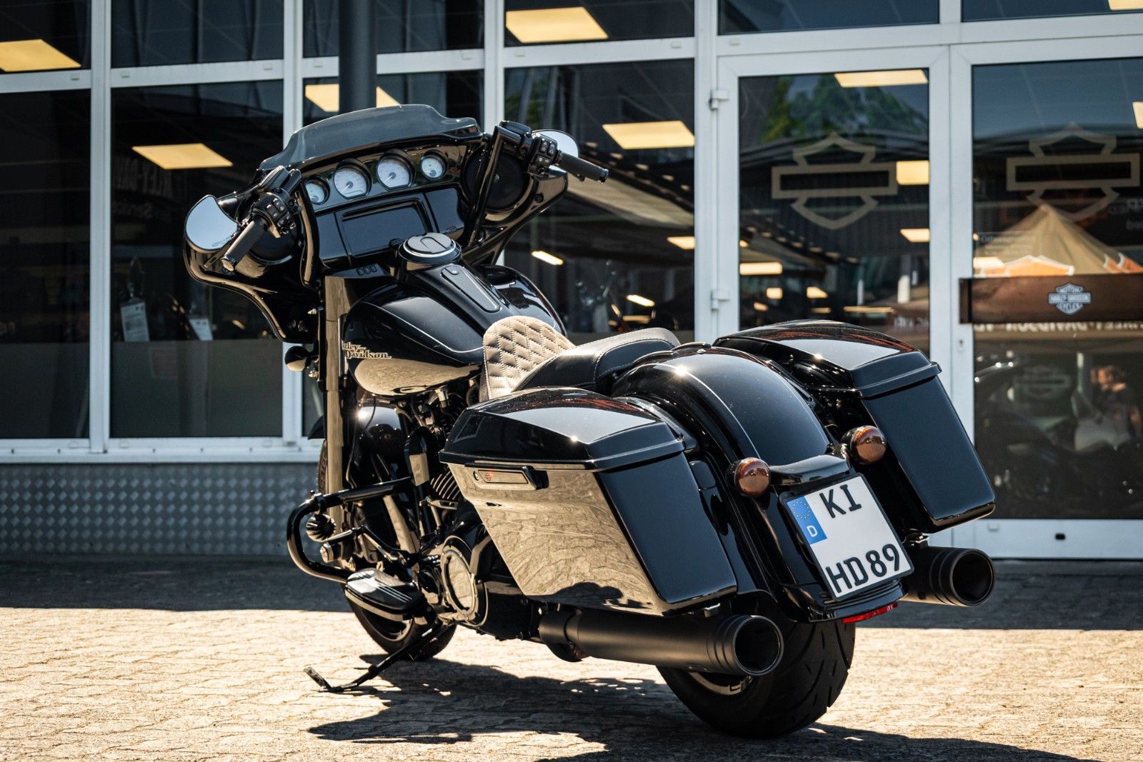 Fahrzeugabbildung Harley-Davidson FLHXS Street Glide - Jekill&Hyde -Wilbers