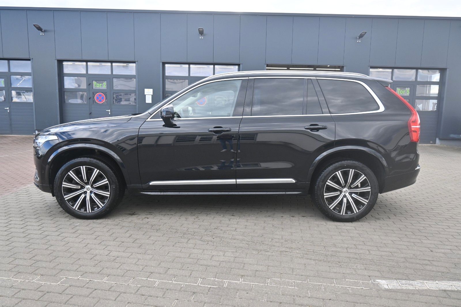 Fahrzeugabbildung Volvo XC90 B5 Ultimate Bright AWD MASS*LUFT*BW*HUD*AHK