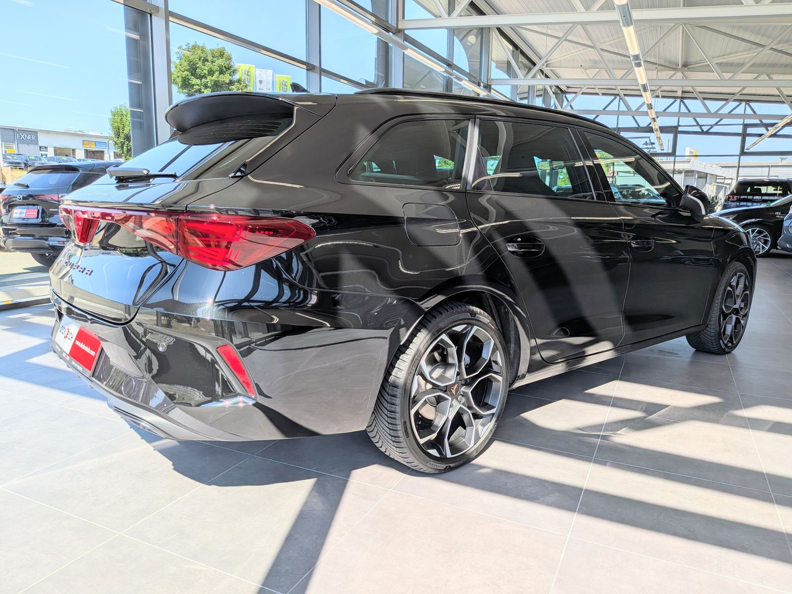 Fahrzeugabbildung CUPRA Leon 1.5 eTSI Dynamic-Edge-Paket Pano Cam AHK 18
