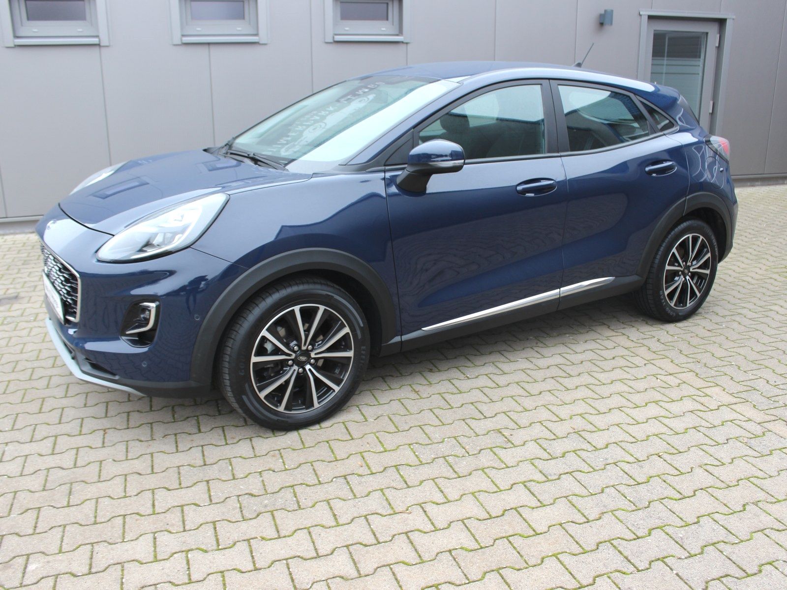 Fahrzeugabbildung Ford Puma Titanium 1,0 EcoBoost Start/Stopp