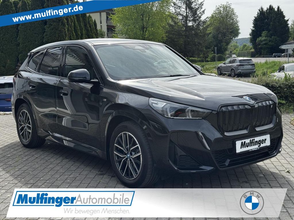 BMW iX1