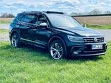 Volkswagen Tiguan Allspace R-Line 4M 220PS, Panorama - schwarze Volkswagen Tiguan Allspace