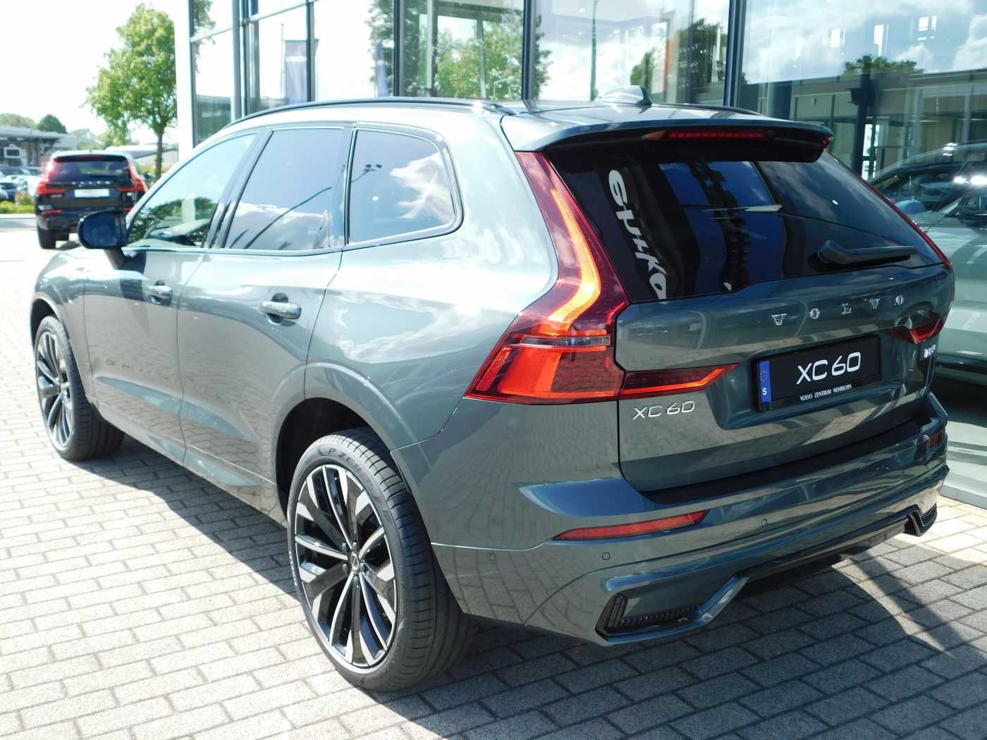 Fahrzeugabbildung Volvo XC60 Plug-In-Hybrid T8 AWD Plug-in Hybrid Ultra