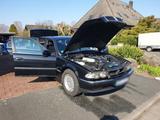 BMW E38 735i Cosmosschwarz - BMW 735 aus 1999: 735i