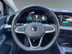 Fahrzeugabbildung Volkswagen Golf VIII Variant Life 2,0 TDI Navi Sitzh ACC