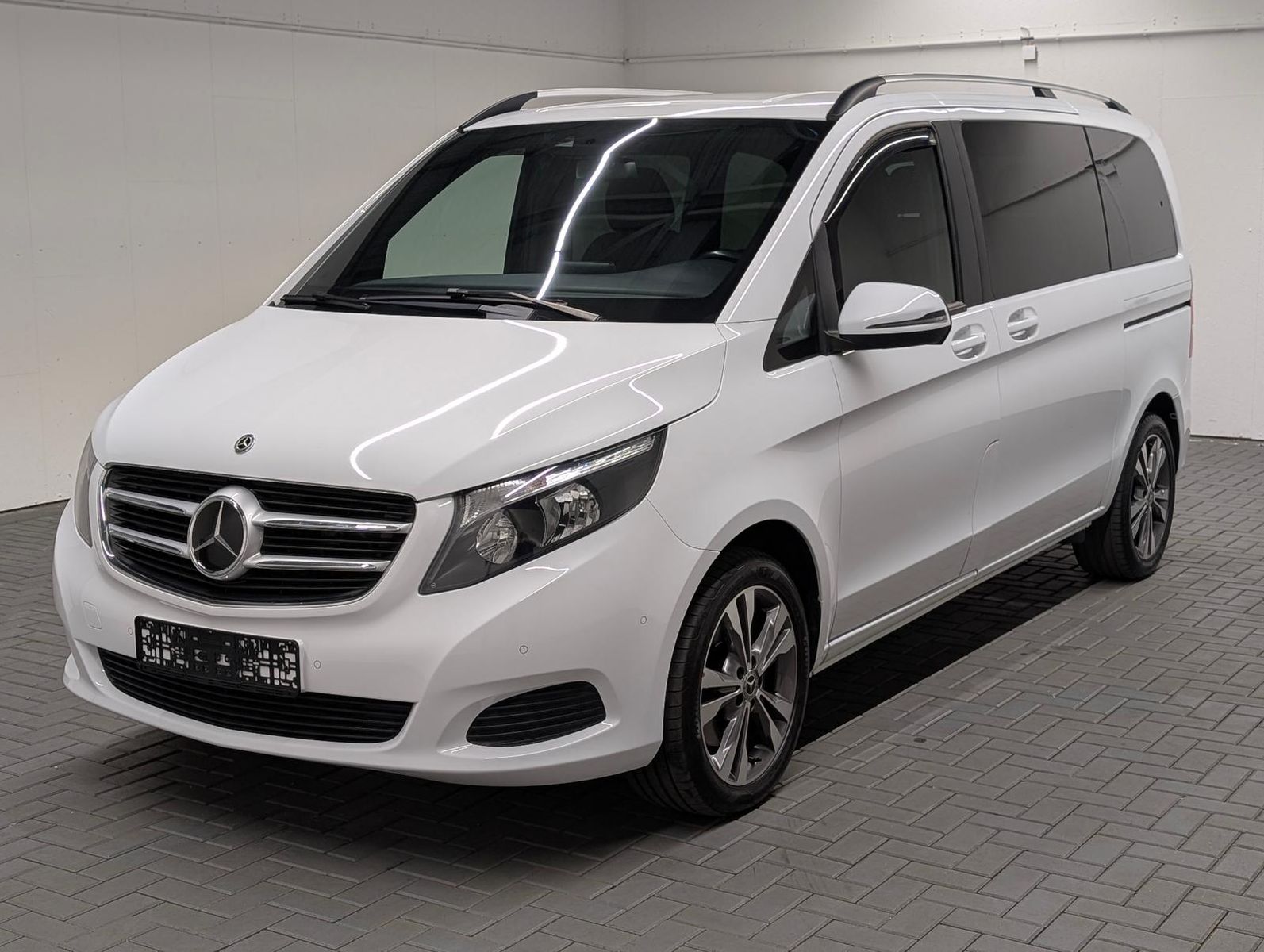 MERCEDES-BENZ V 250d Navi/SHZ/Kam/AHK/el.Heck/Distr./18-LM