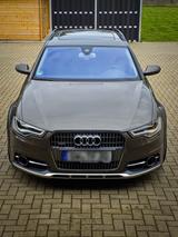 Audi A6 Allroad 3.0 tfsi  - Audi A6 aus 2013 mit Benzin-Antrieb: Kombi