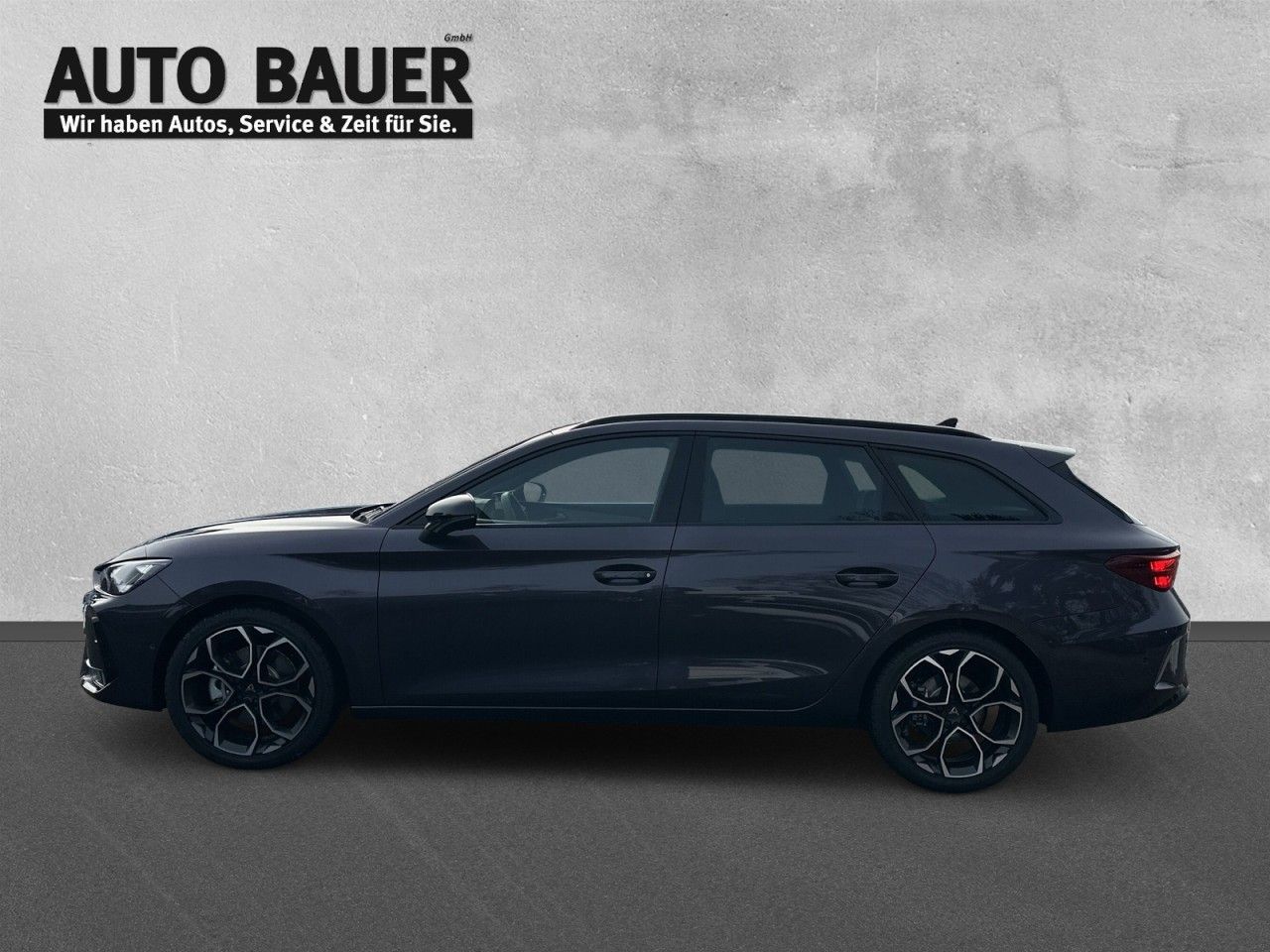 Fahrzeugabbildung CUPRA Leon Sportstourer 2.0 TSI 204 PS DSG 4Drive - mit KI generiert/bearbeitet