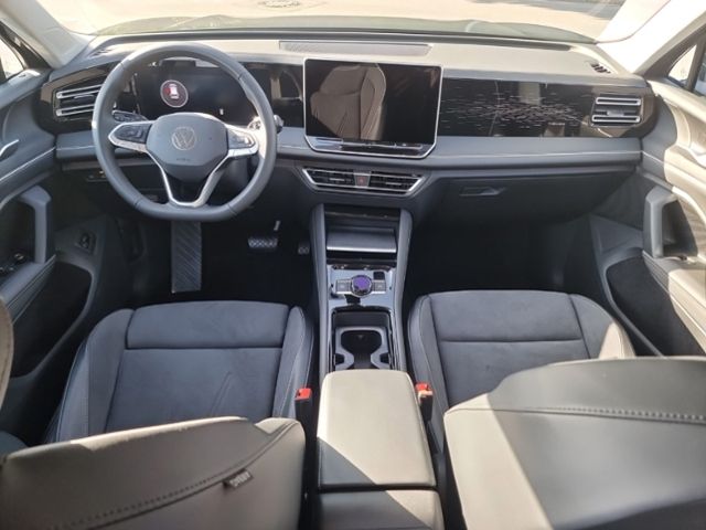 Fahrzeugabbildung Volkswagen Tiguan 1.5 eTSI ELEGANCE NAVI STHZG AHK LED-PLUS