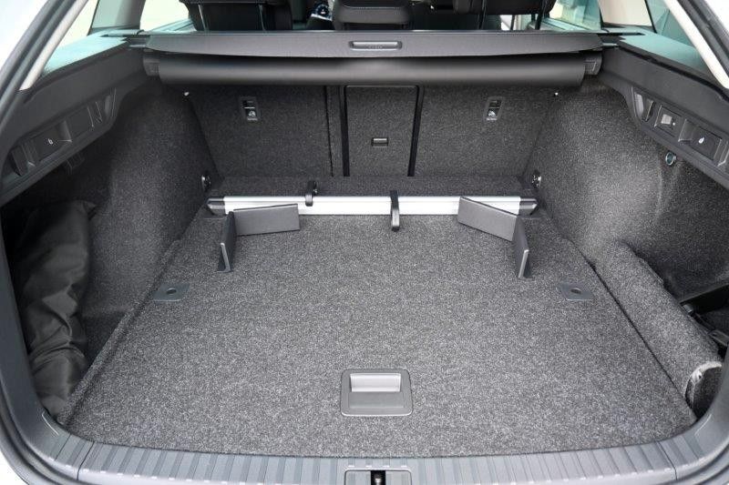 Fahrzeugabbildung SKODA Octavia Combi 2.0 TDI DSG Selection Plus AHK*NAV